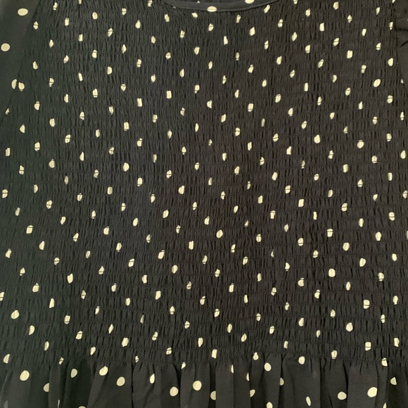 *NWT SCOOP NYC Women’s Navy Blue White Polka Dot Ruffle Top SIZE M NWT - Picture 3 of 9